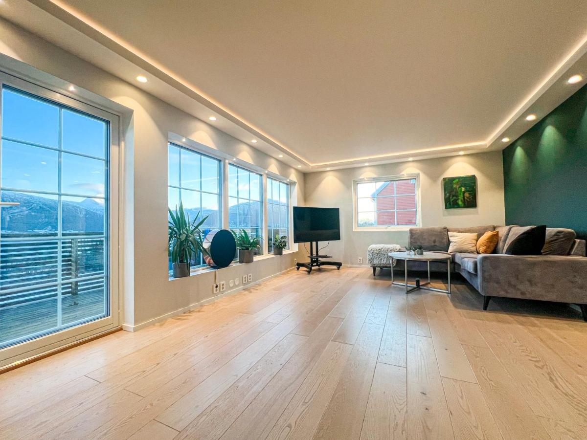 Penthouse Apartment With Amazing View. ทรอมโซ ภายนอก รูปภาพ